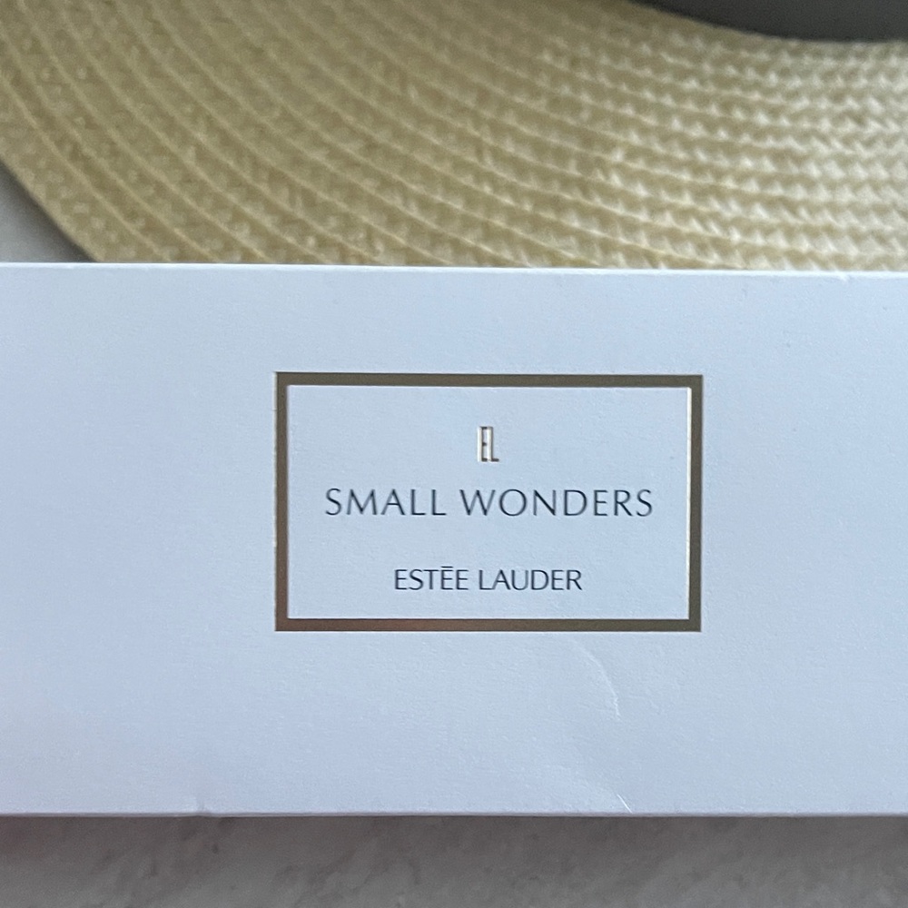 Estee Lauder White & Gold Small Wonders Gift Box